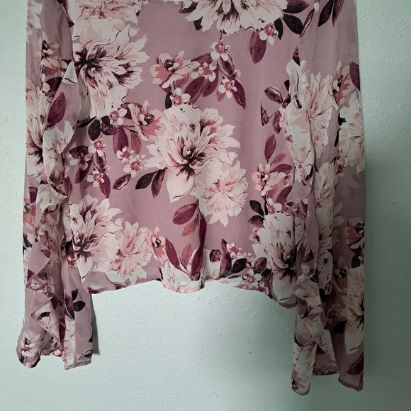 Charlotte Russe Lavender Floral Blouse - Picture 3 of 10